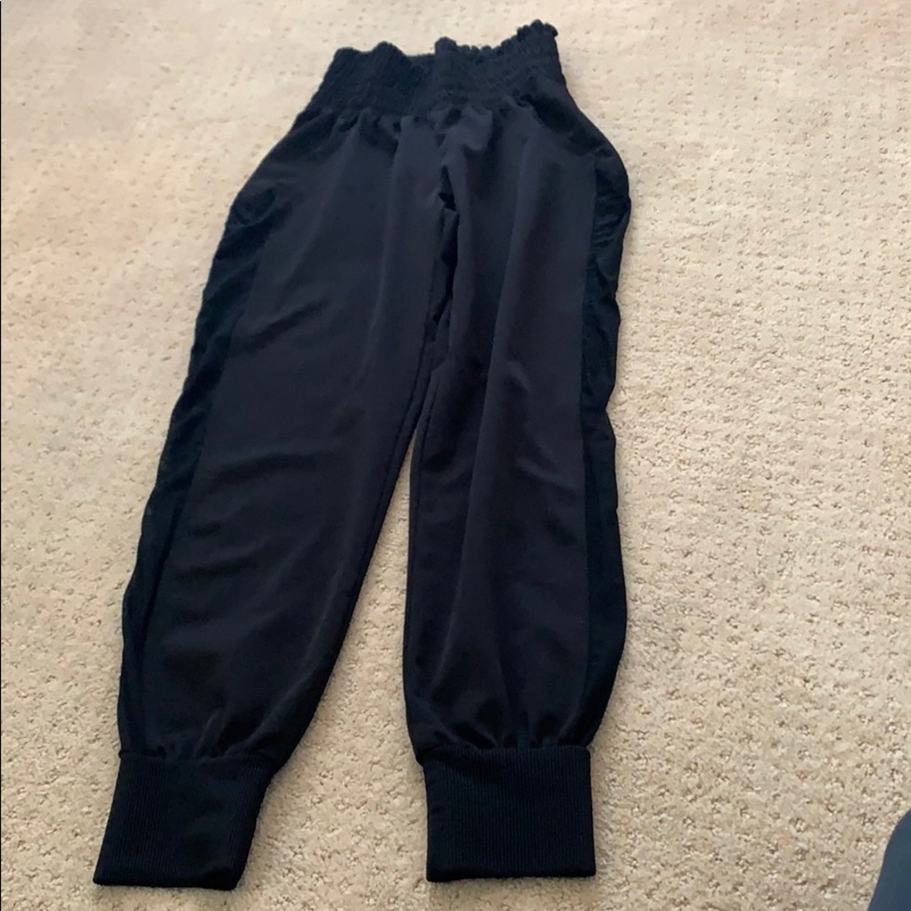 hannah black joggers